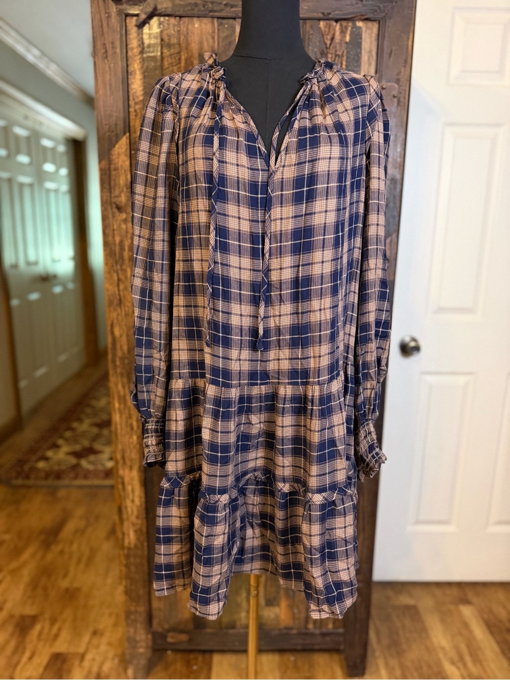 Max Studio Womens L Navy Plaid Tiered Dress 100% Rayon Boho Prairie Peasant